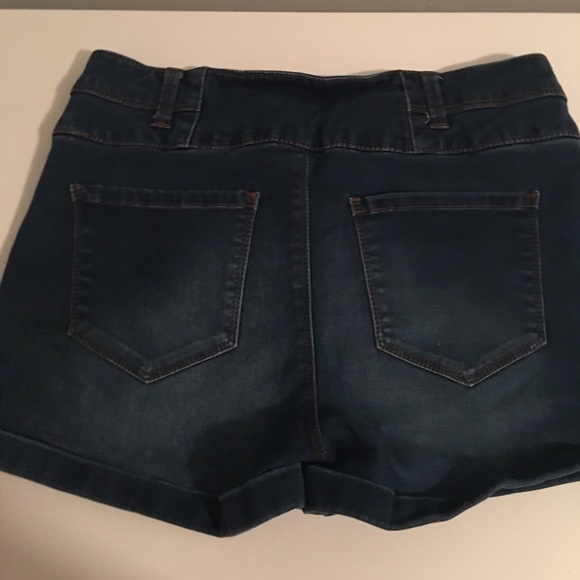High waisted Jean shorts - Picture 2 of 2